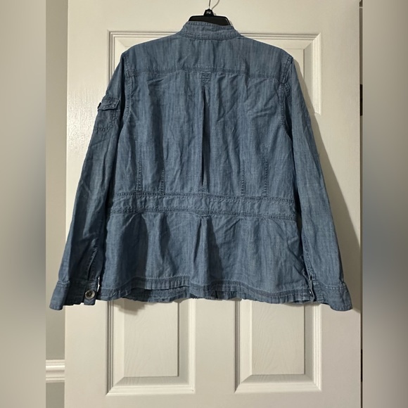 Sold.....Chico’s chambray jeans jacket is a size 3/ Large. - Picture 3 of 4